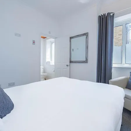 Oyo Pier Hotel Clacton-on-Sea Exterior photo